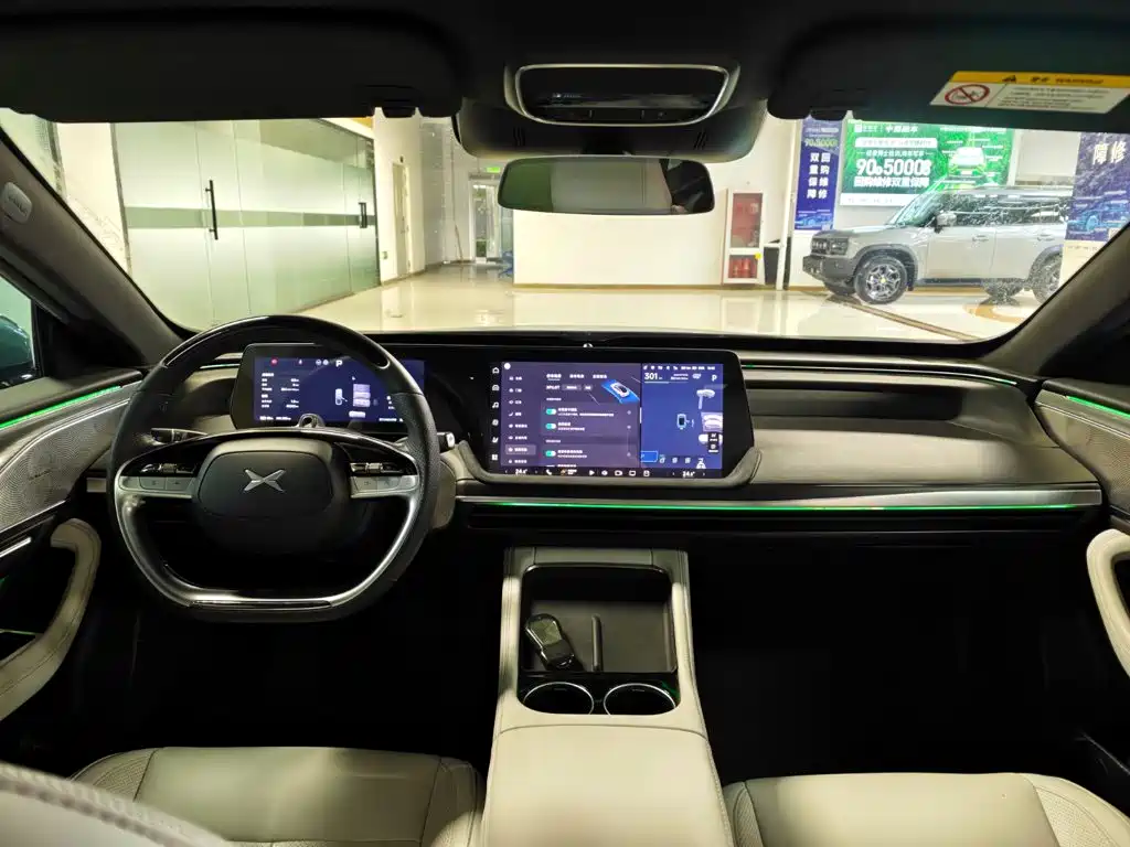 XPeng P7 — миниатюра 12