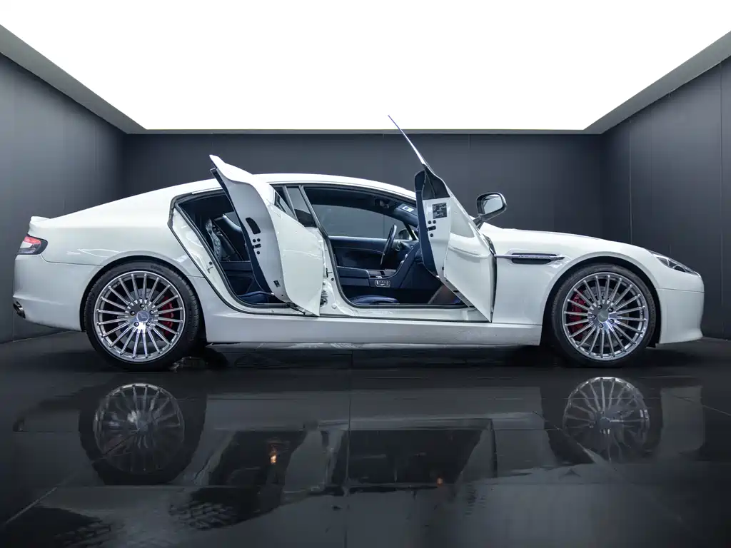 Aston Martin Rapide — миниатюра 41