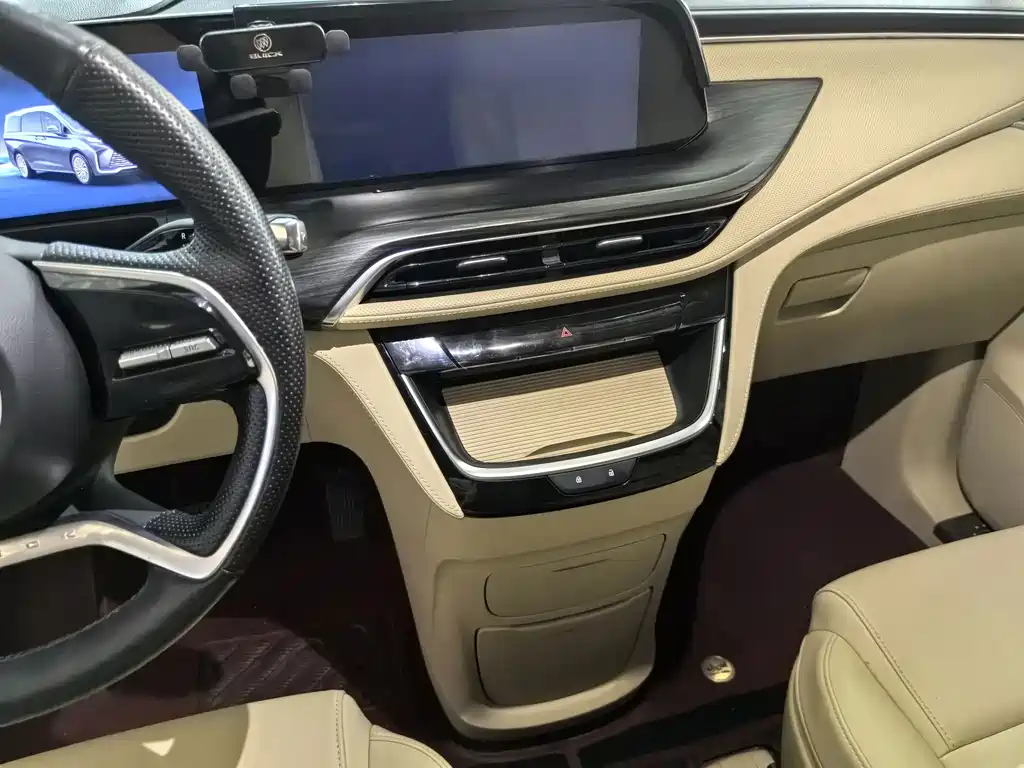Buick GL8 Hybrid — миниатюра 16