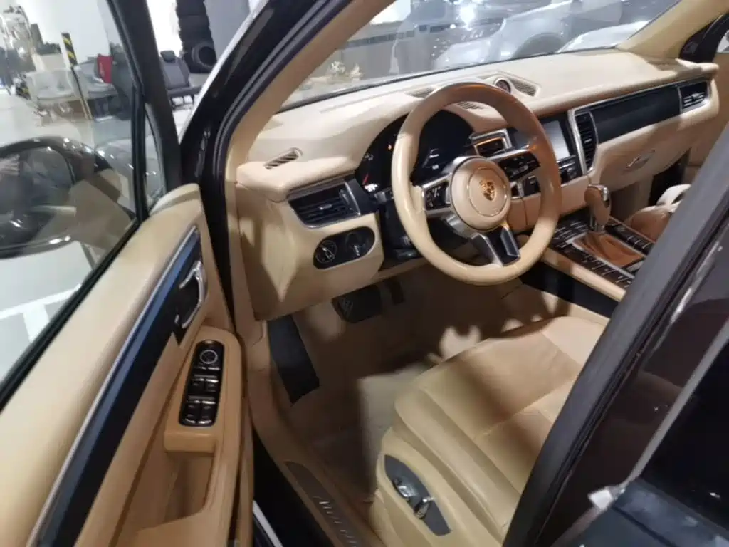 Porsche Macan — миниатюра 16
