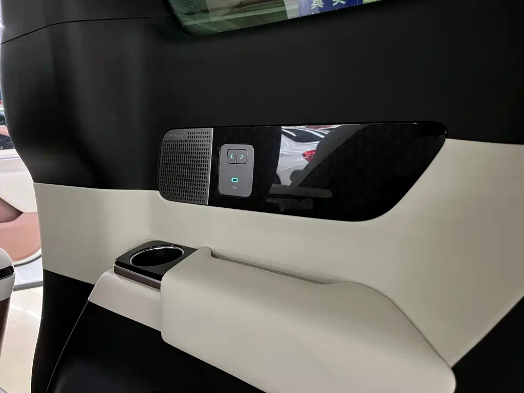 BYD Xia — миниатюра 14