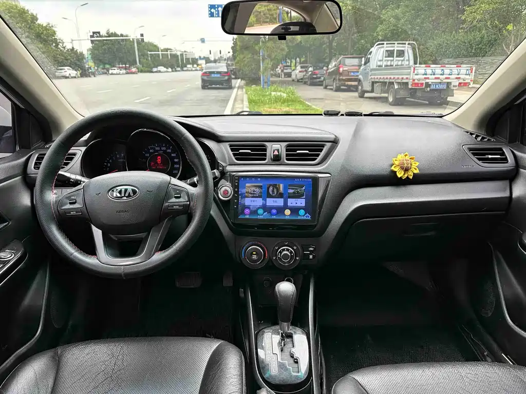 Kia K2 — миниатюра 10
