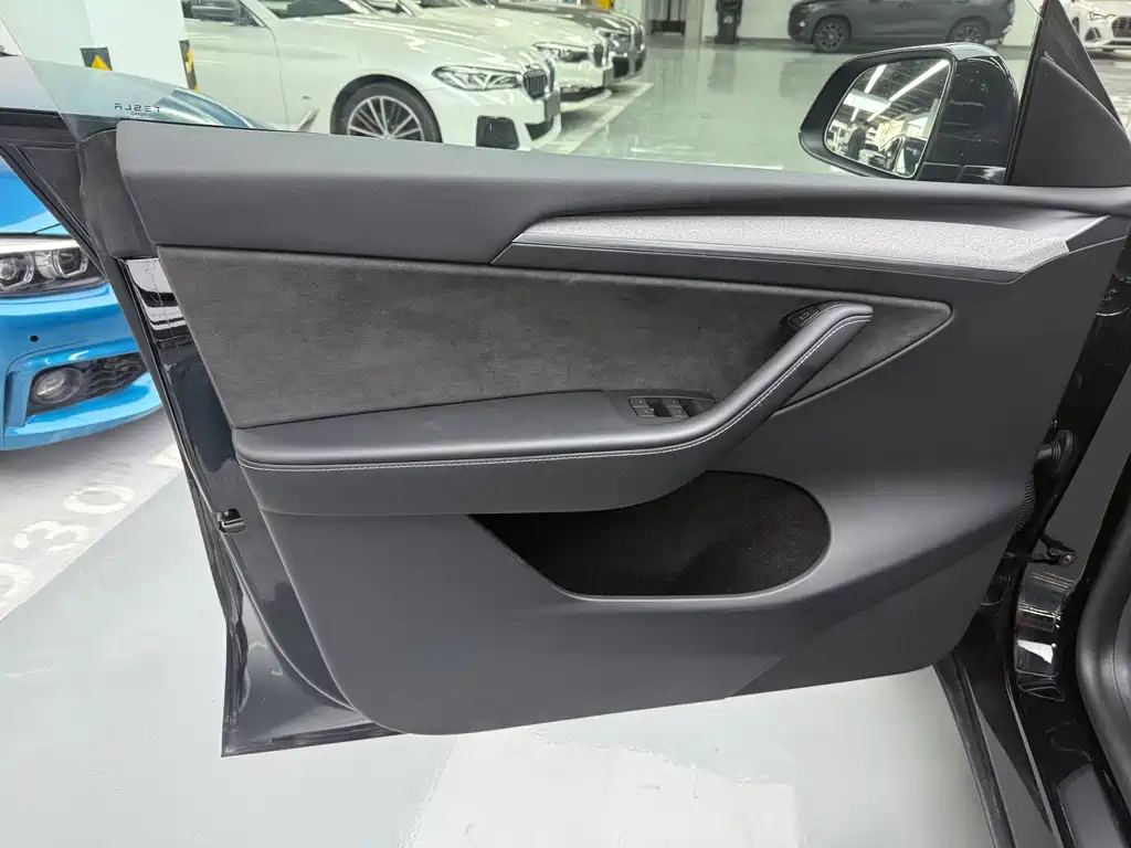 Tesla Model Y — фотографии объявления, Фото 7
