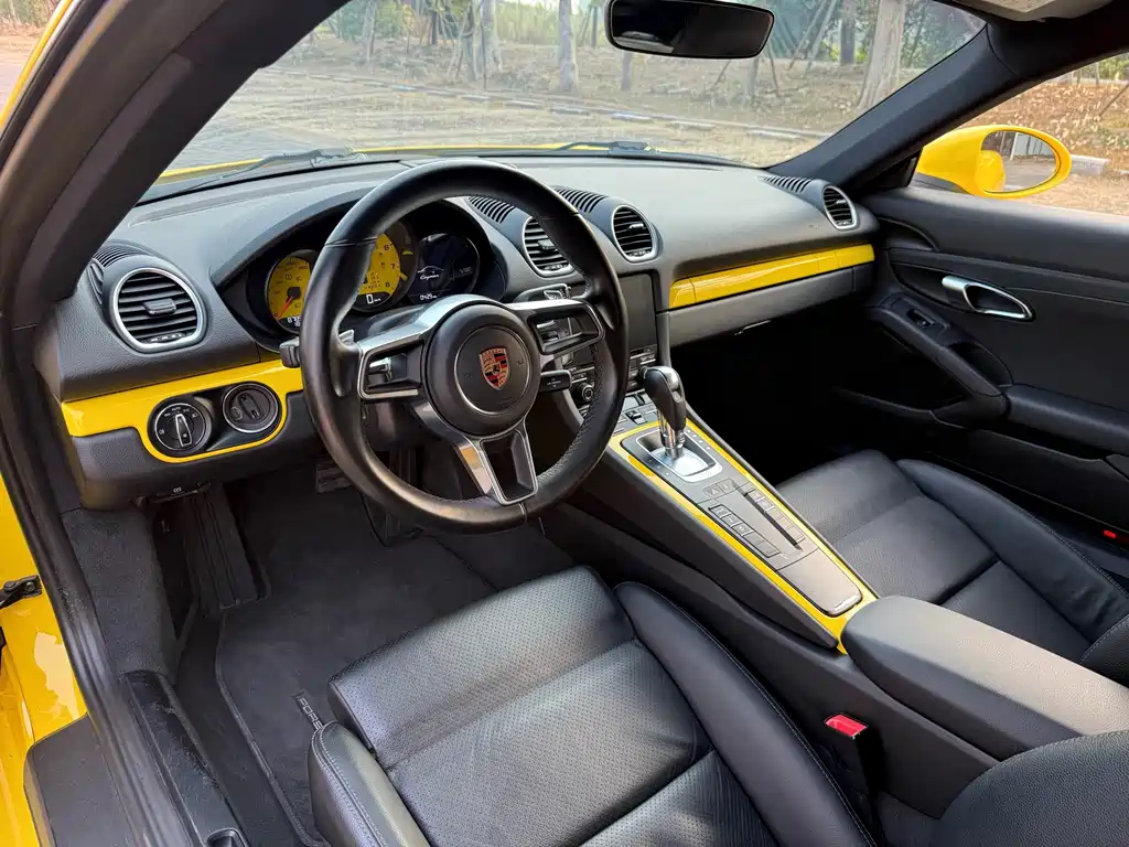 Porsche 718 2018 Cayman 2.0T