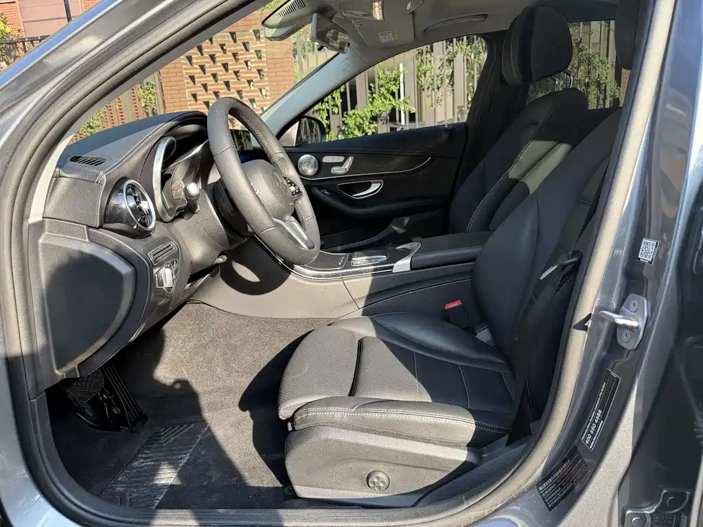 Mercedes-Benz C-Class — миниатюра 4