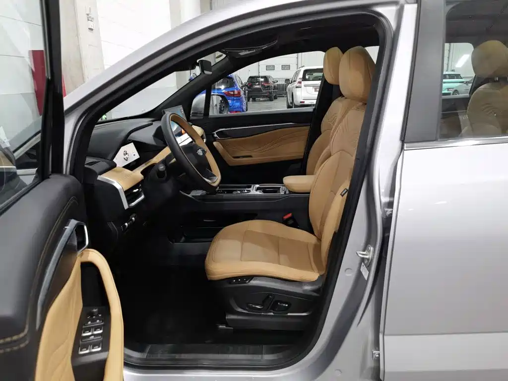Geely Haoyue L — миниатюра 10
