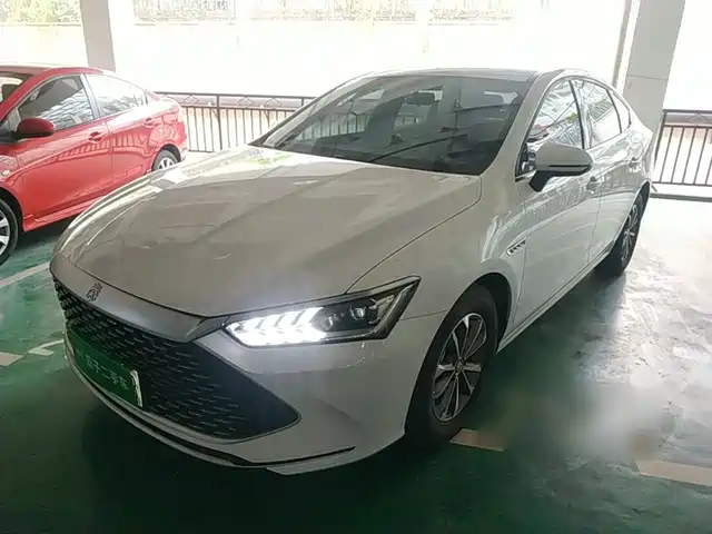 2025 BYD Qin