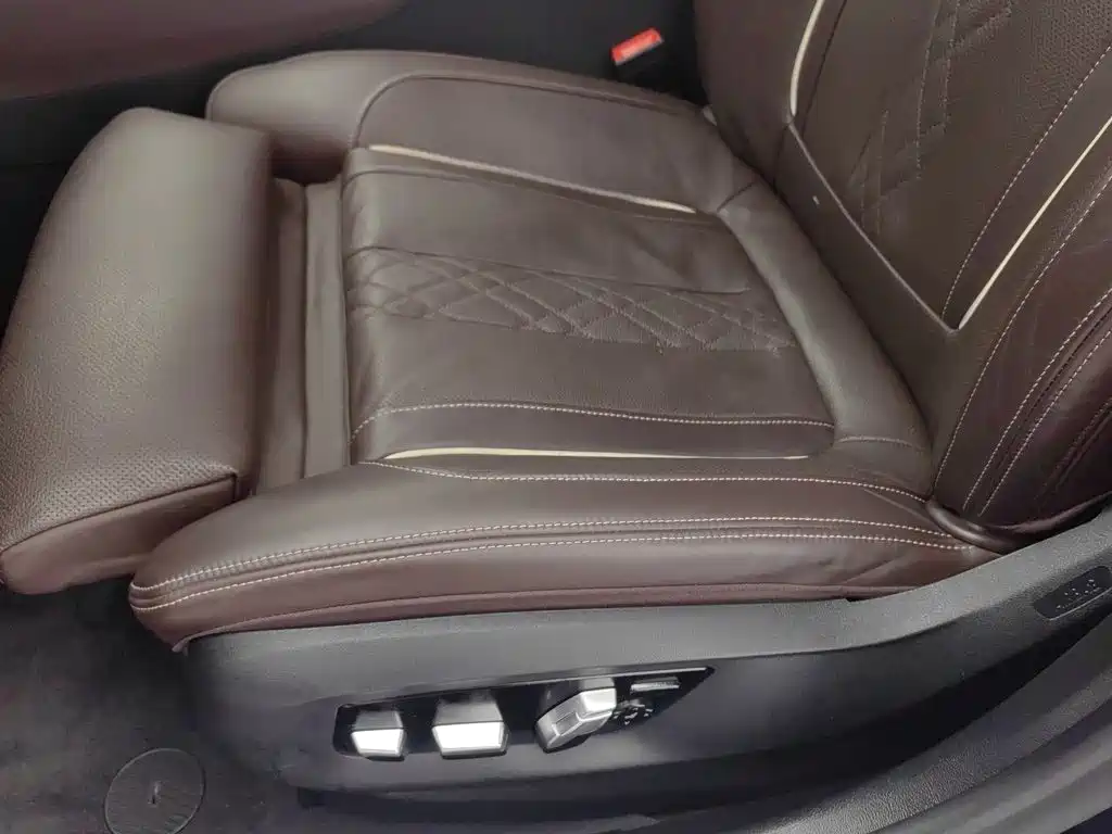 BMW 5 Series New Energy — миниатюра 20