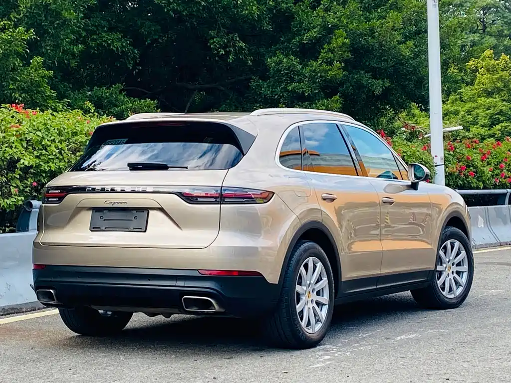 PORSCHE CAYENNE