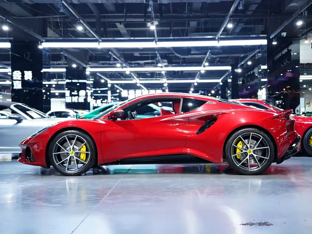 Lotus Emira — миниатюра 23