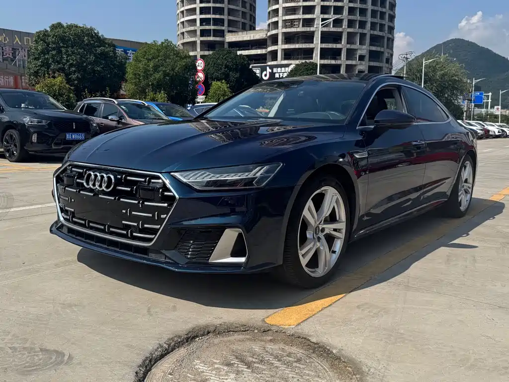 Audi A7L 2022