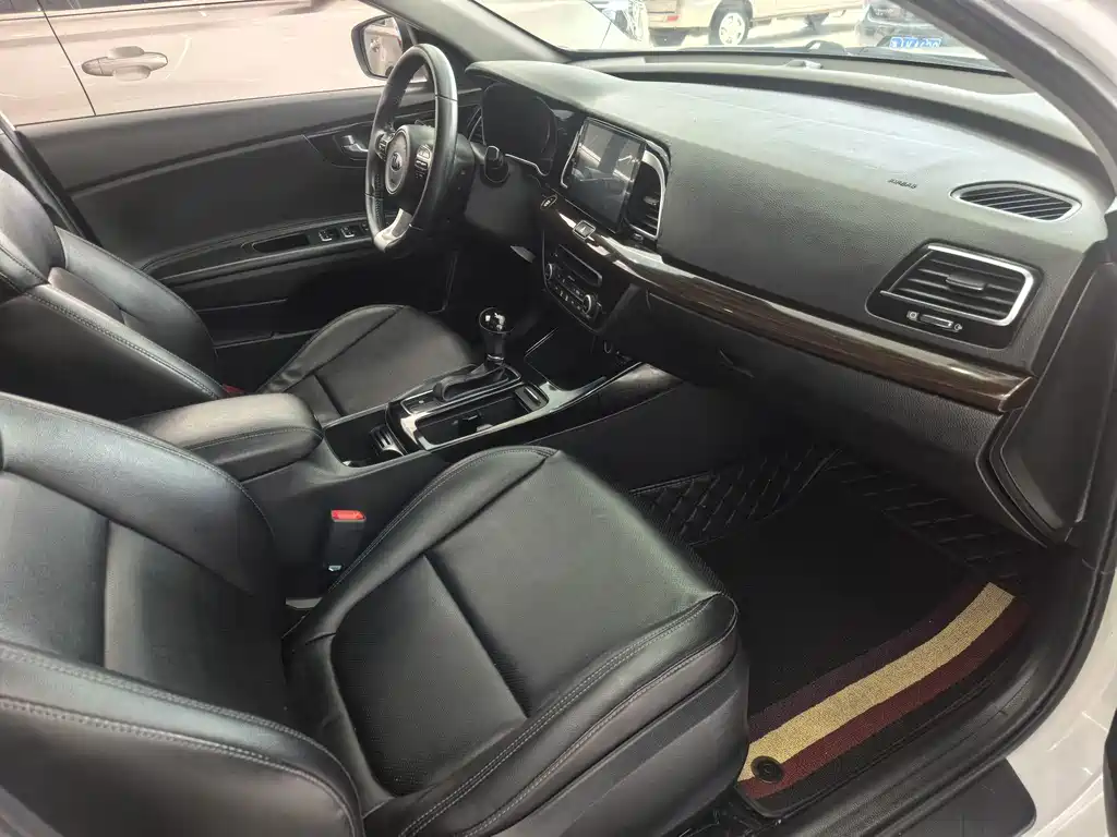 Kia K4 — миниатюра 8