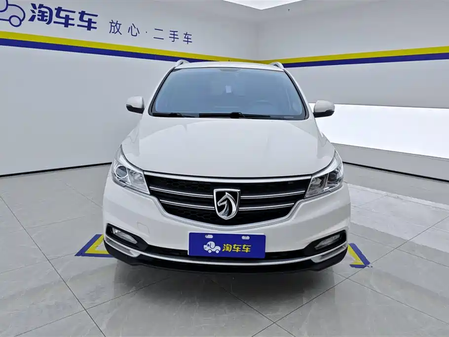 Baojun 730 2021 1.5L MT Fashion 7 мест