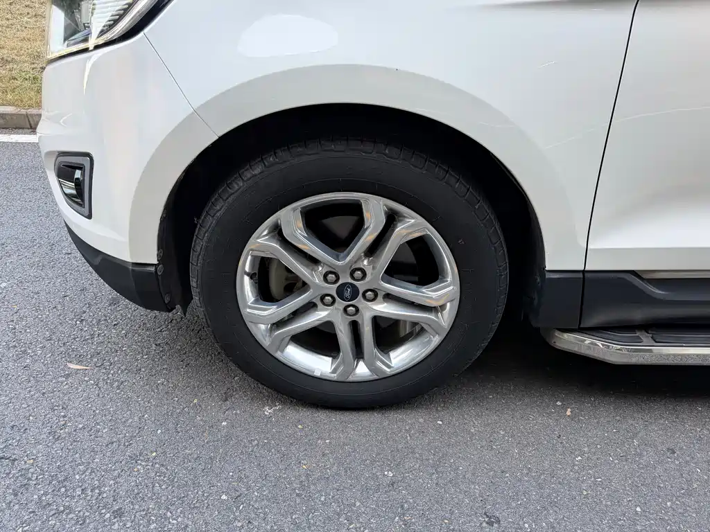 Ford Edge — миниатюра 16