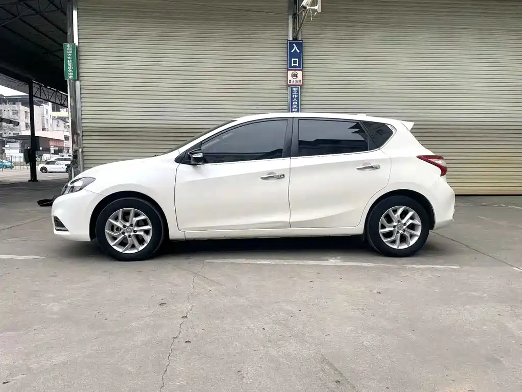 Nissan Tiida 2021 1.6L CVT