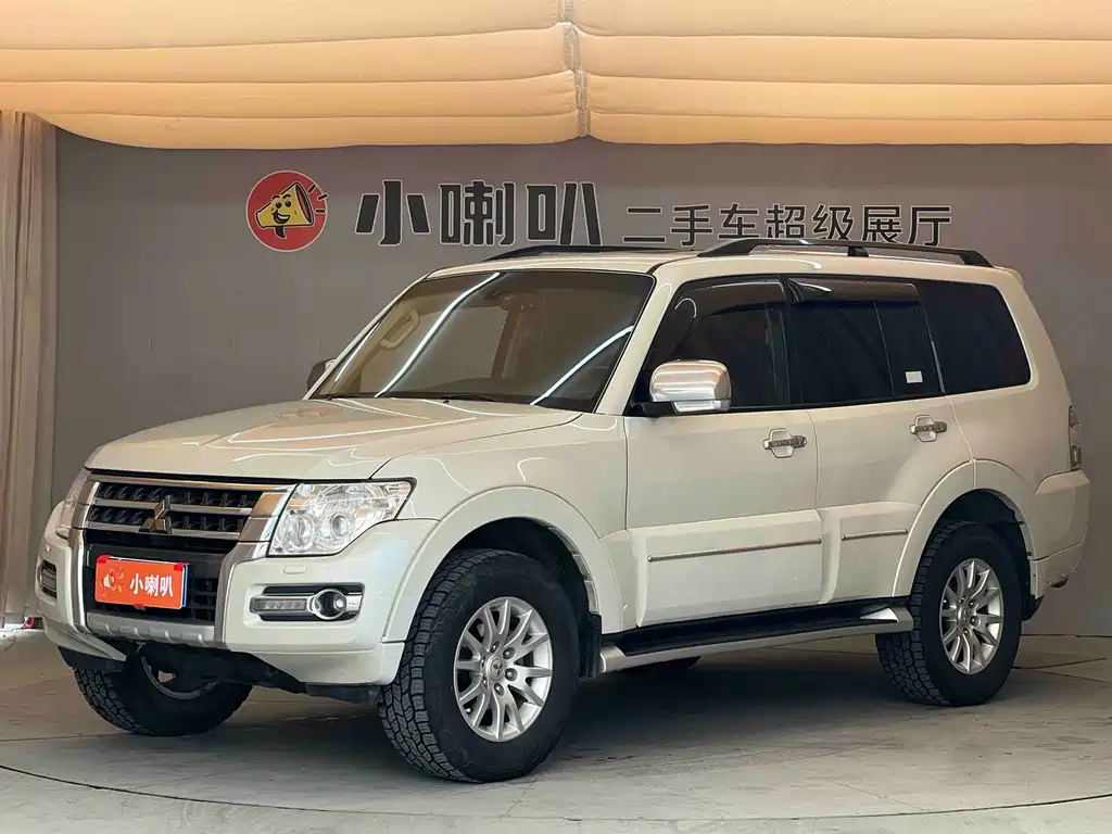 Mitsubishi Pajero (Import) 2017