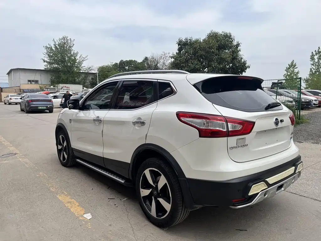 Nissan Qashqai 2017 2.0L CVT Luxury V