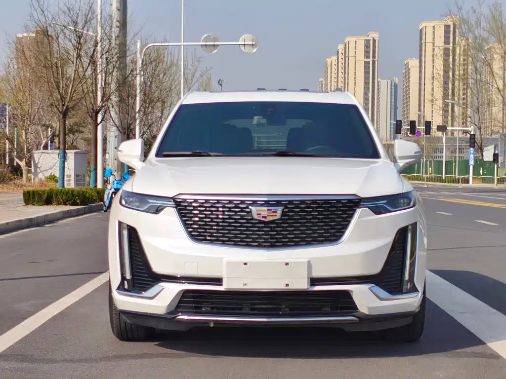 Cadillac XT6 2020 28T мест