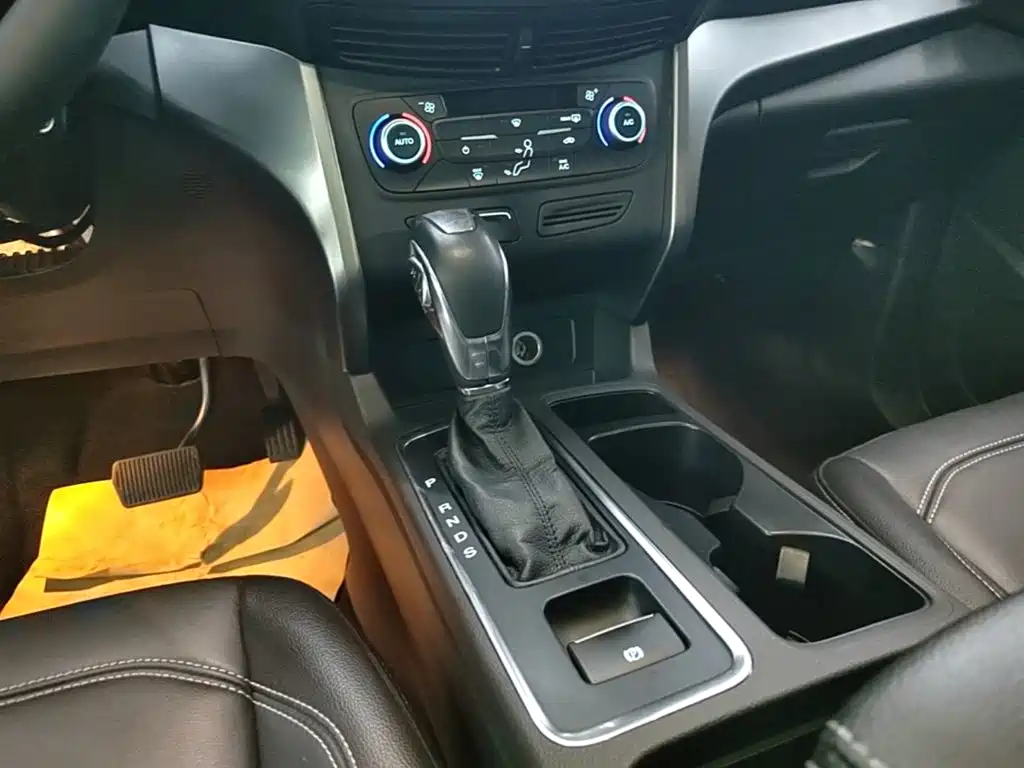 Ford Kuga — миниатюра 14