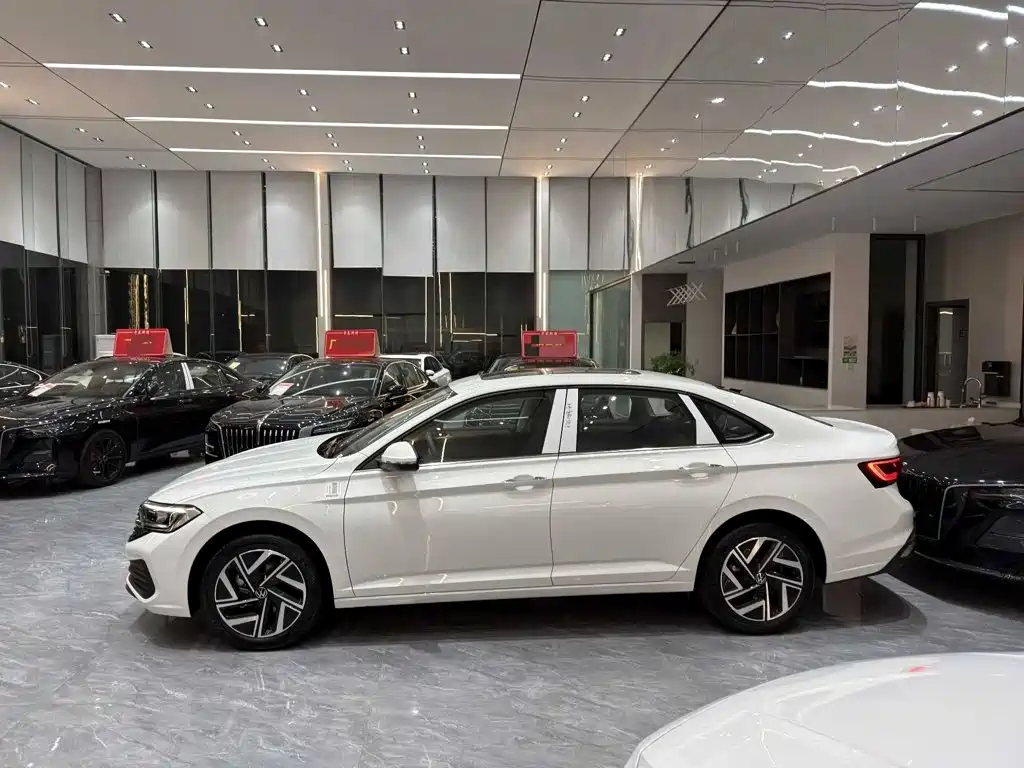 Volkswagen Sagitar — миниатюра 6