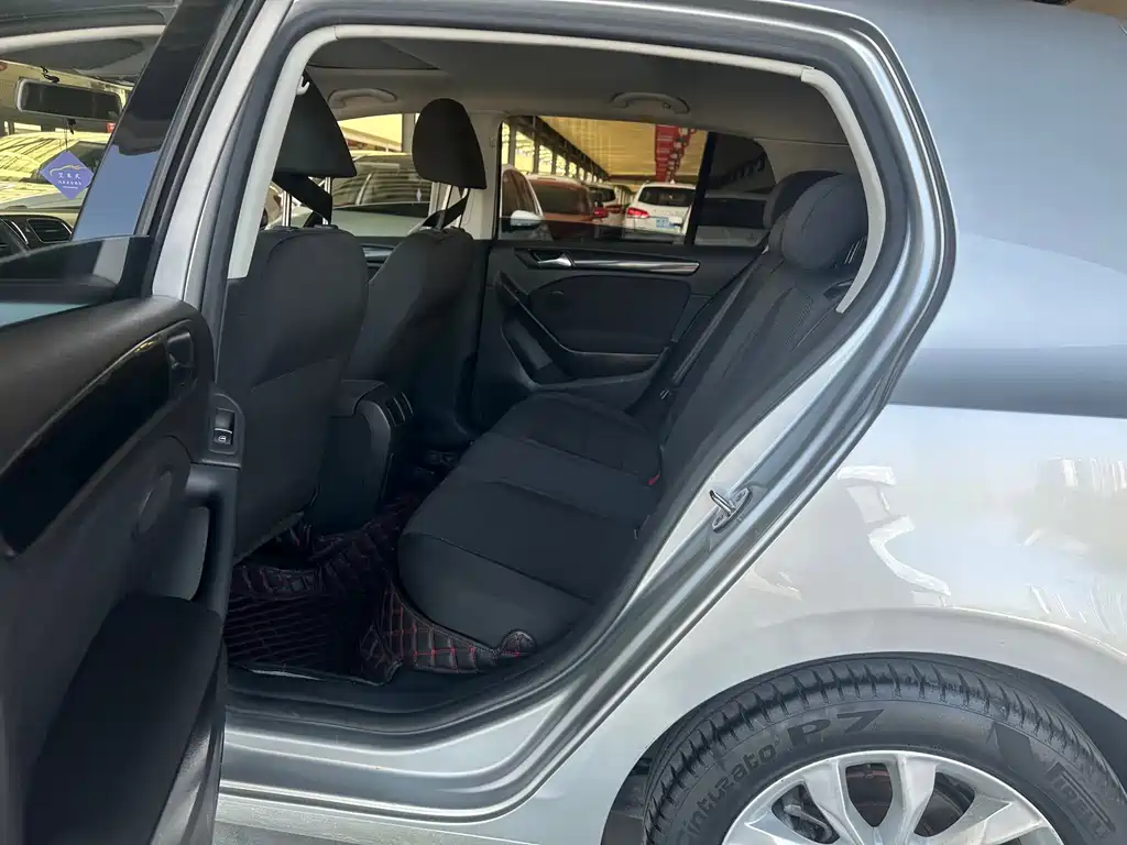 Volkswagen Golf — миниатюра 9