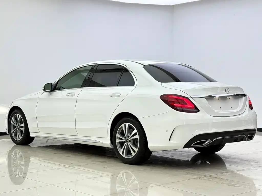 Mercedes-Benz C-Class — миниатюра 17