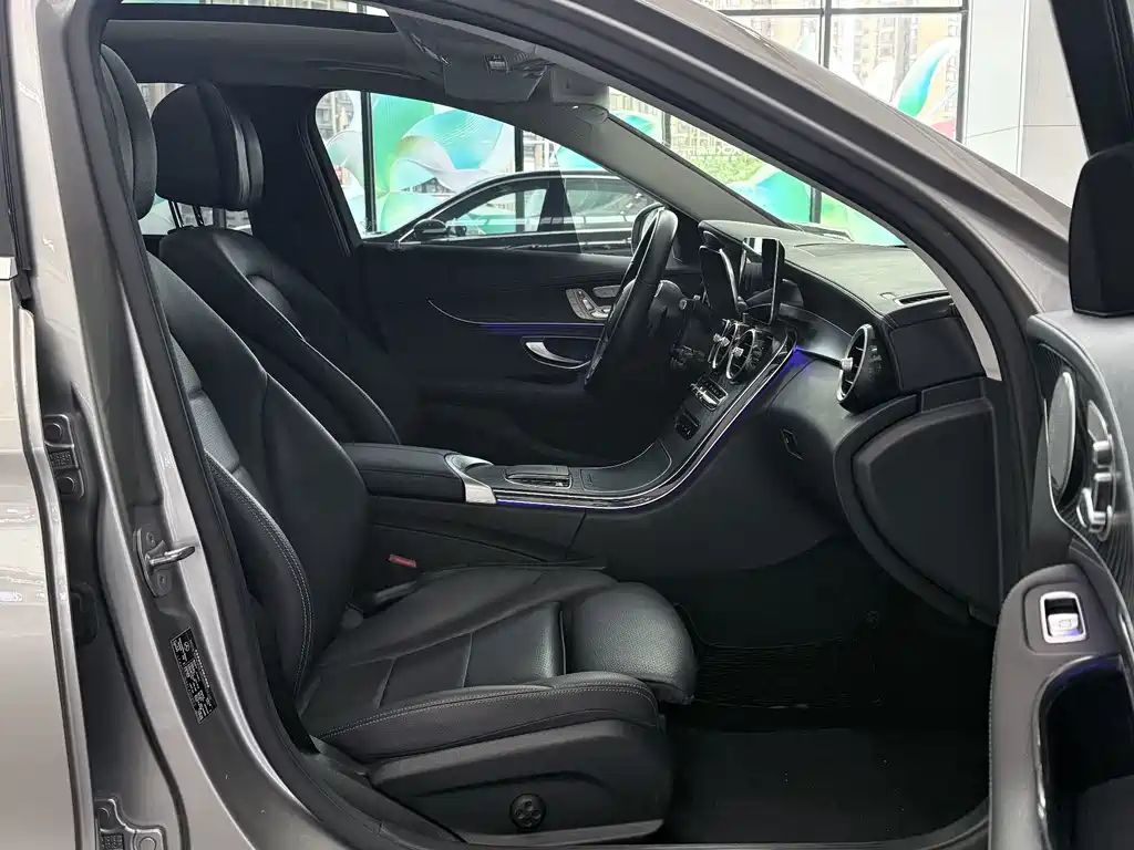 Mercedes-Benz C-Class — миниатюра 10