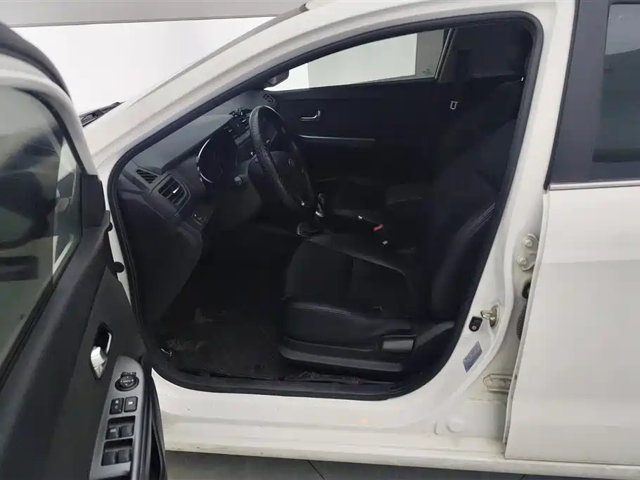 Kia K2 2015 1.4L MT GLS