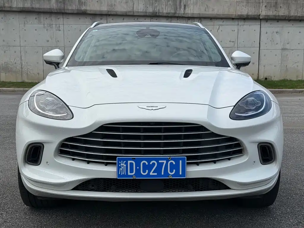 Aston Martin DBX