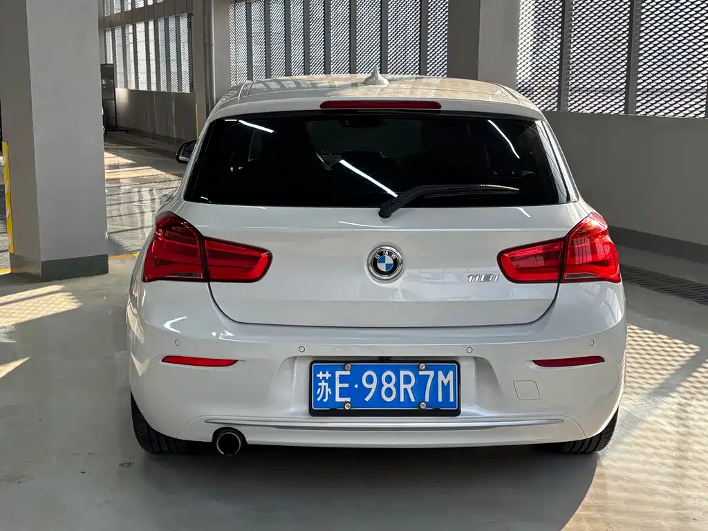 BMW 1 SERIES