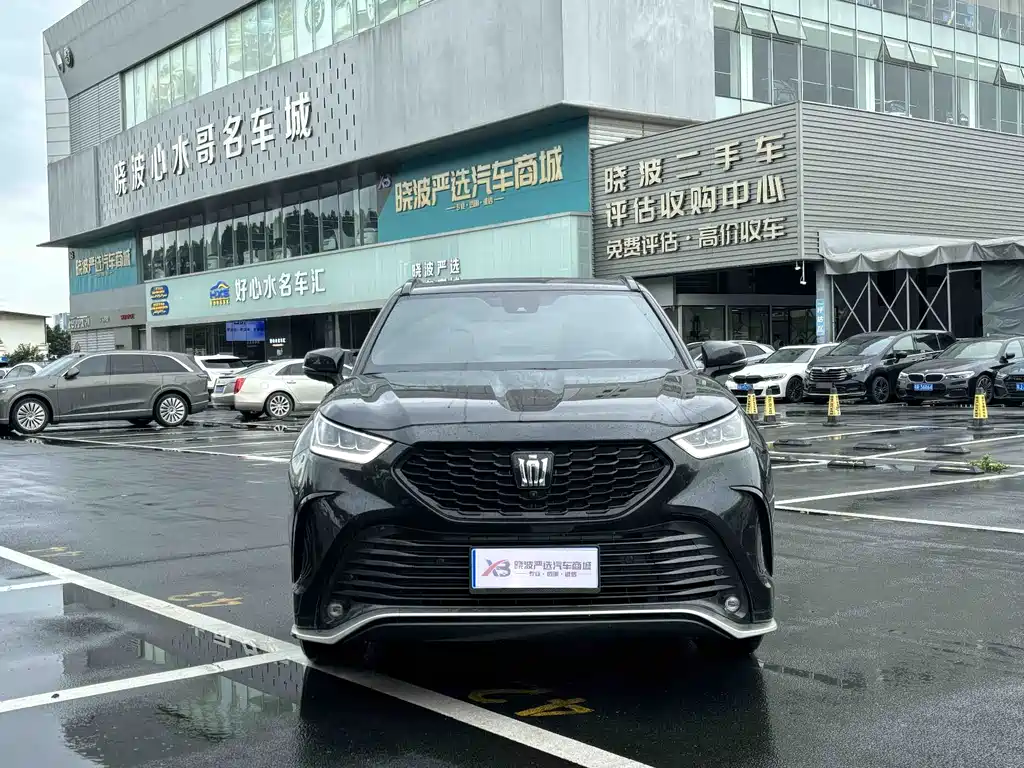 Toyota Crown Kluger — миниатюра 2