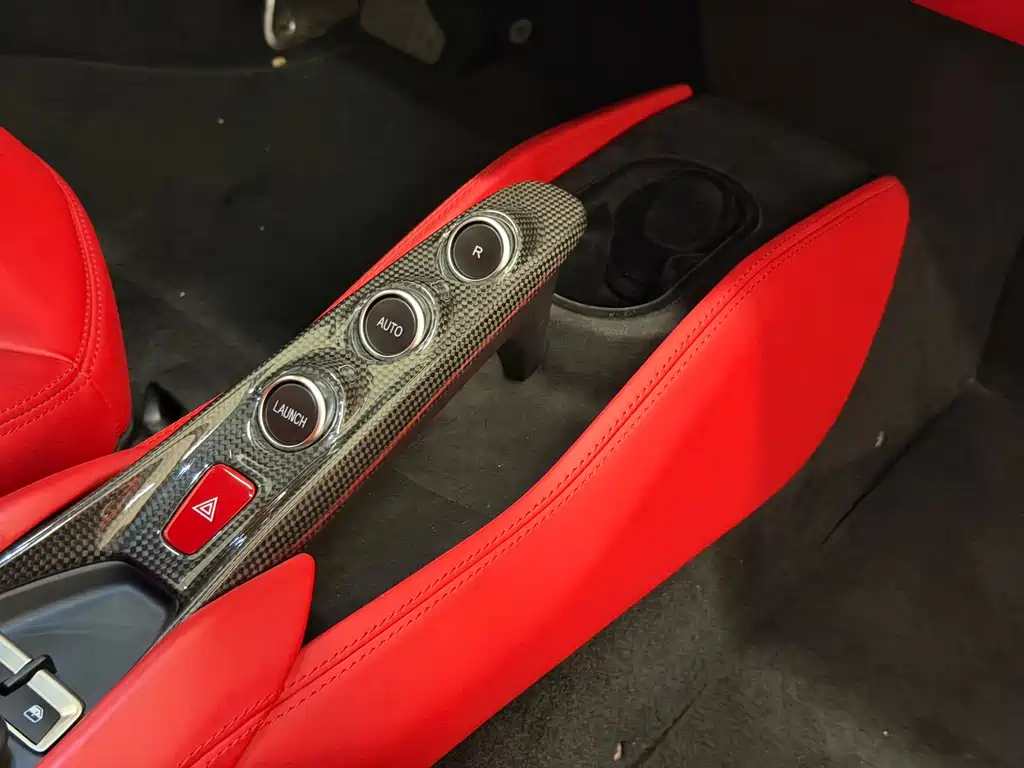 Ferrari F8 — миниатюра 8