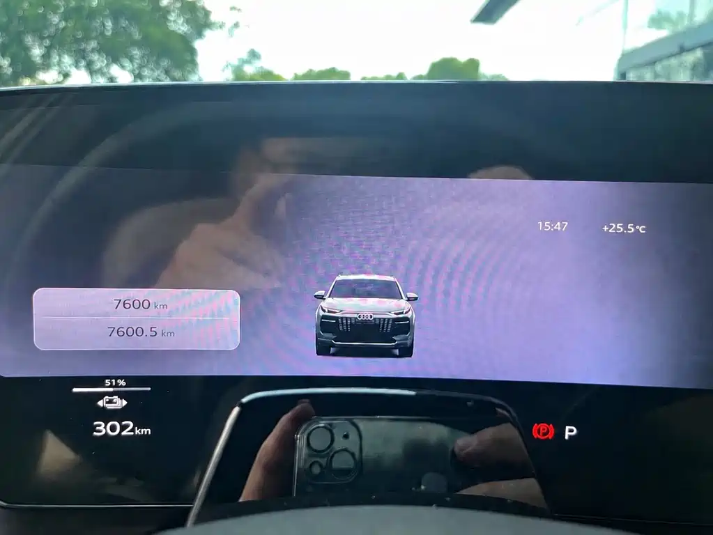 Audi Q6L e-tron — миниатюра 10