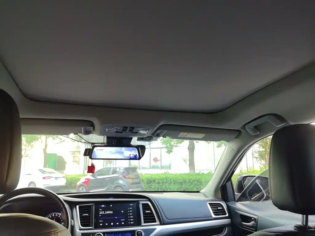 Toyota Highlander — миниатюра 9