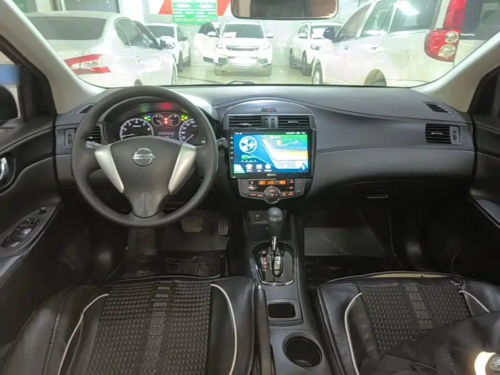 Nissan Tiida — миниатюра 10