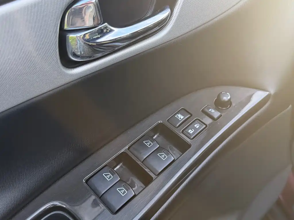 Infiniti QX50 2.5L Comfort Edition, фото 13