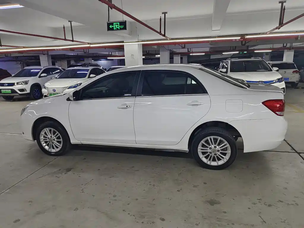 BYD E5