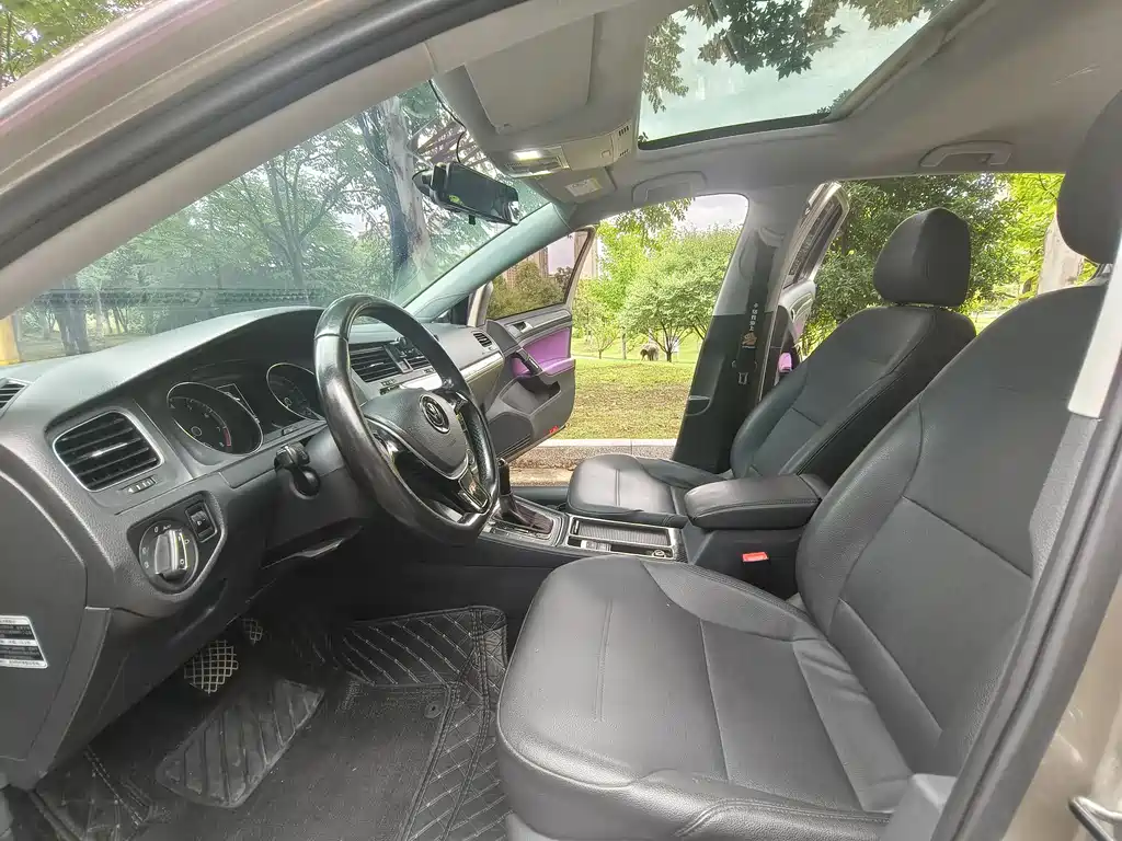 Volkswagen Golf 2015 1.4TSI AT Comfort