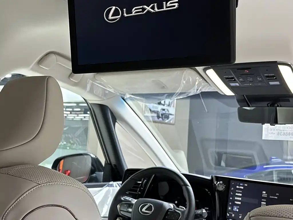 Lexus LM - фото 14