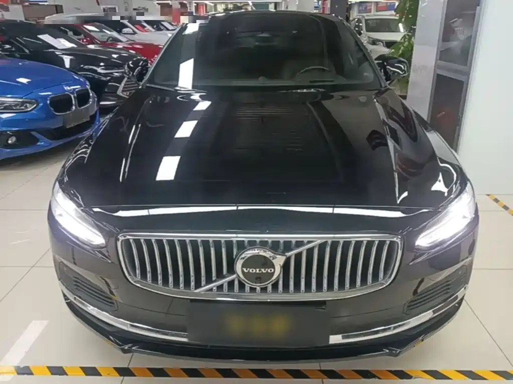 Volvo S90 2022 T8 E Luxury