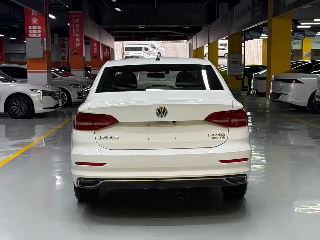 Volkswagen Lavida — миниатюра 6
