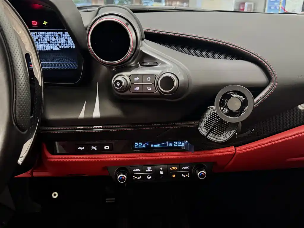 Ferrari F8 — миниатюра 10