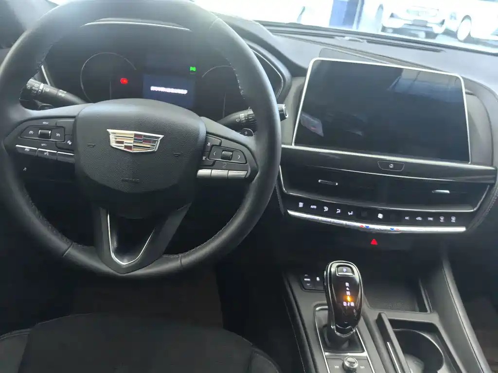 Cadillac CT5 — миниатюра 13