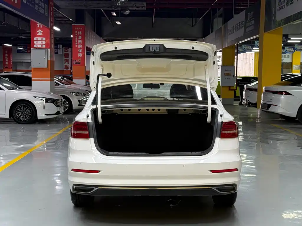 Volkswagen Lavida — миниатюра 23