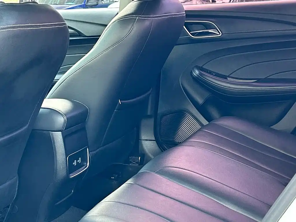 Roewe i5 2020 1.5L AT 4G Smart Drive