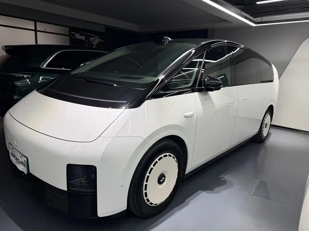 Li Auto MEGA 2024 Ultra