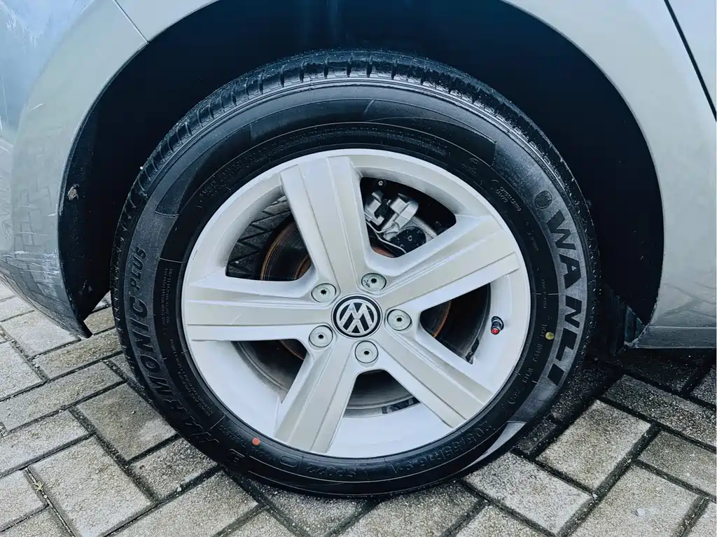 Volkswagen Golf — миниатюра 18