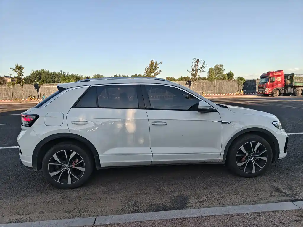 Volkswagen T-Roc — миниатюра 8