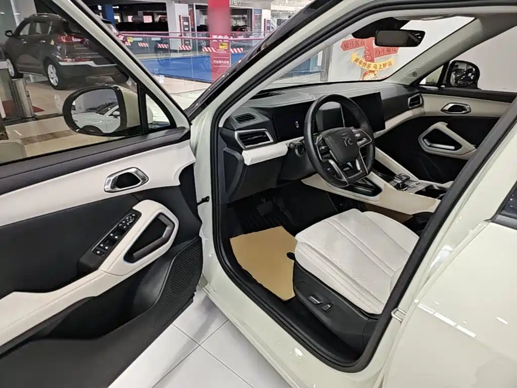 BYD Yuan UP — миниатюра 16