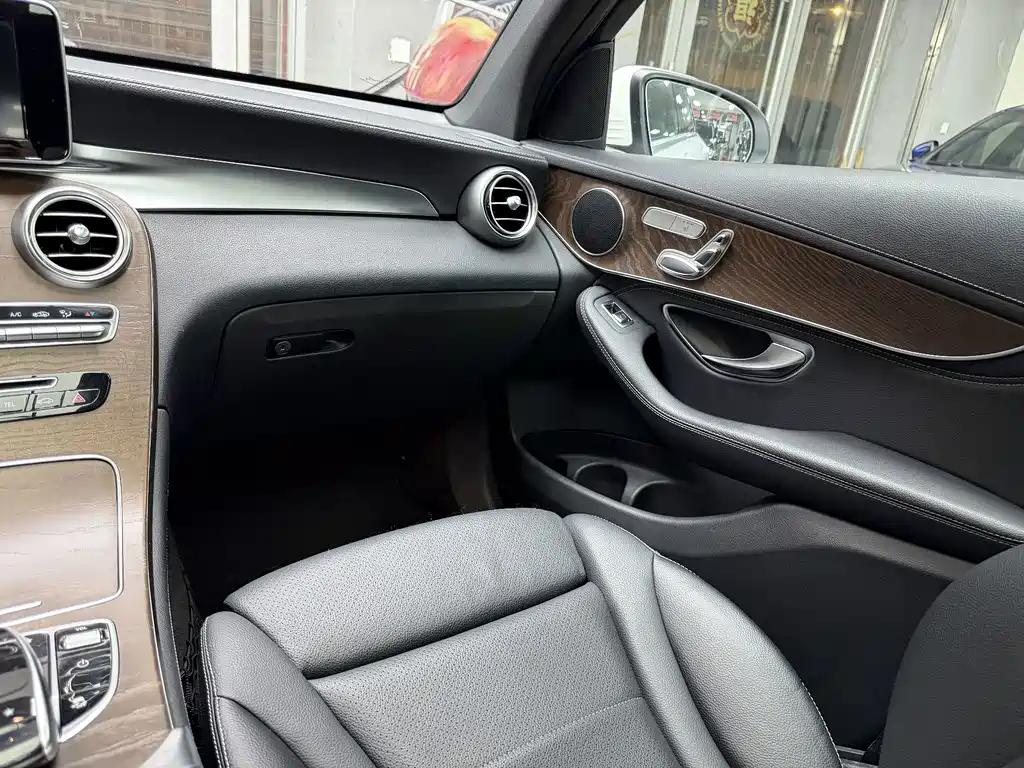 Mercedes-Benz GLC — миниатюра 12